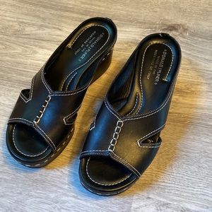 Black donald pliner platform sandals